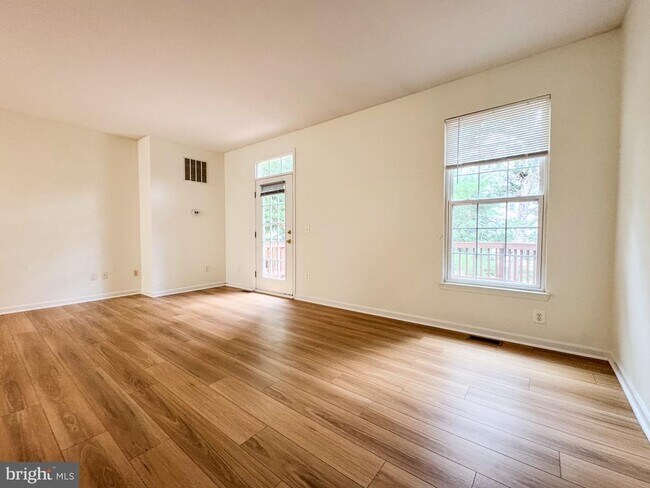 Foto del edificio - 11438 Abner Ave