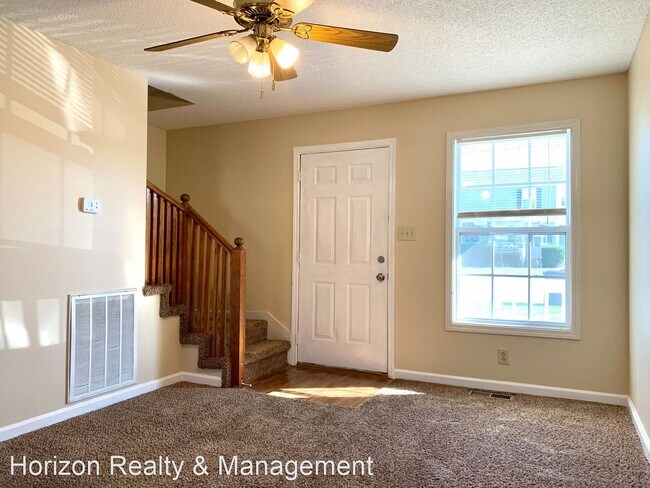 Building Photo - 2 br, 1.5 bath House - 811 Flyer Court