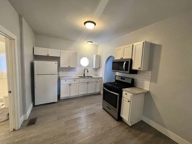 Cocina - 923 Turner Ave NW