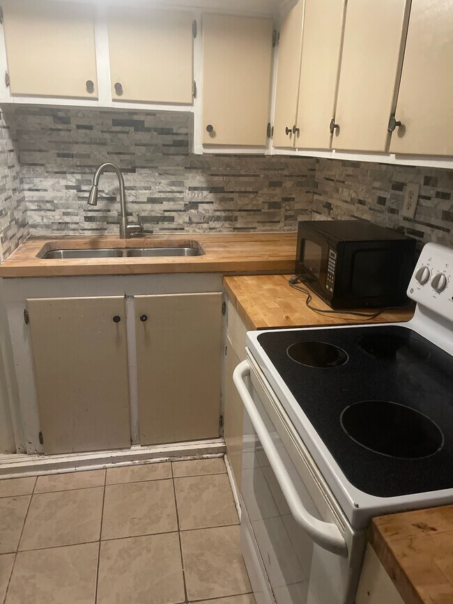 155 Payne Branch Rd, Blowing Rock, NC 28605 Apartments in Blowing