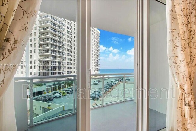 Building Photo - 3001 S Ocean Dr