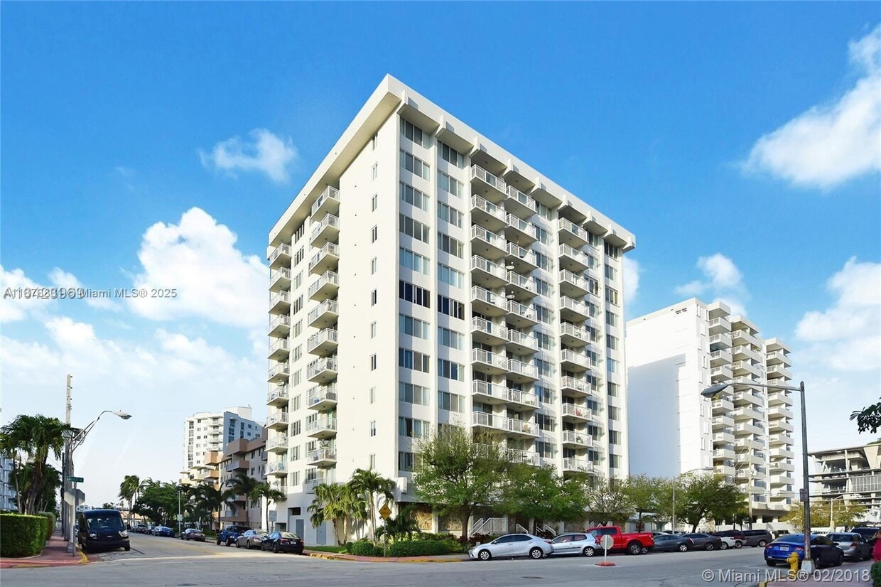 Foto principal - 1345 Lincoln Rd