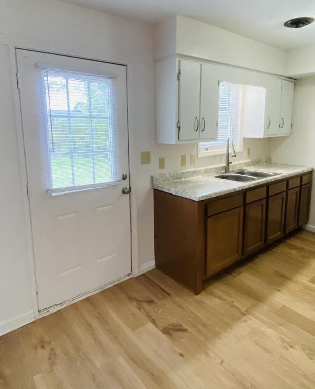 Building Photo - 978 Villa Dr