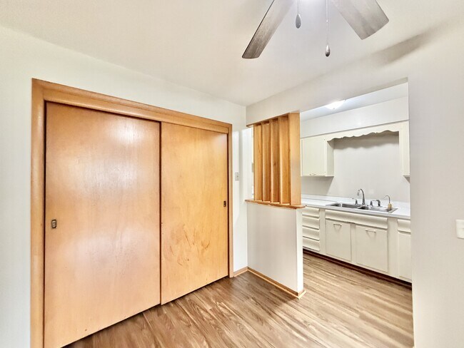 Foto del edificio - 2505 Calypso Rd