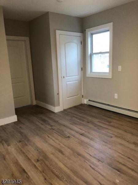 Building Photo - 357 River Dr