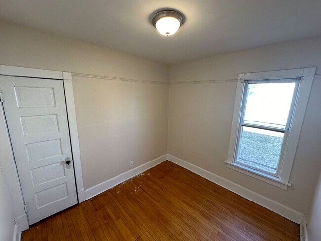 Foto del edificio - 2437-2439 N 37th St. (Duplex)
