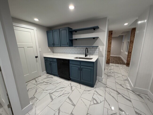 Foto del edificio - 2153 Loth St