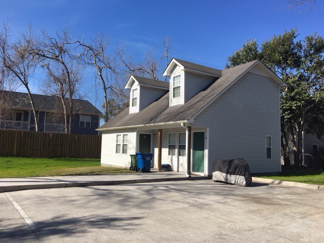 Building Photo - 918 Bonham Ave