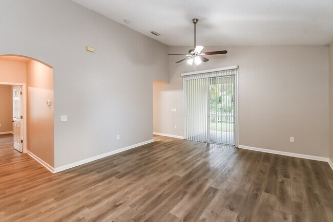 Foto del edificio - 2236 Blackstone Way