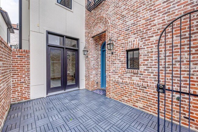 Building Photo - 7546 Awty School Ln