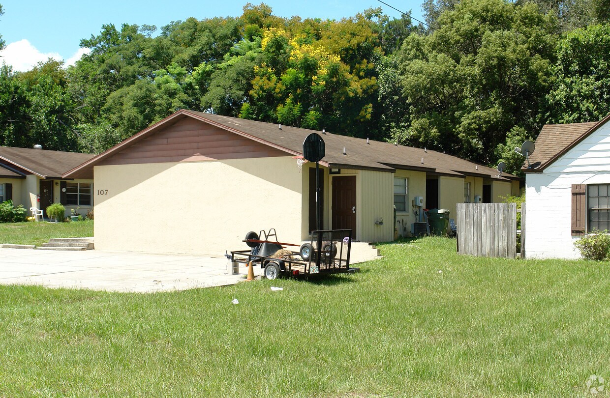 107 S Lone Oak Dr, Leesburg, FL 34748 Apartments in Leesburg, FL