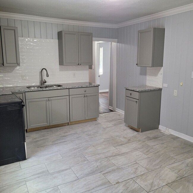 352 Golfair Blvd, Jacksonville, FL 32206 House Rental in Jacksonville