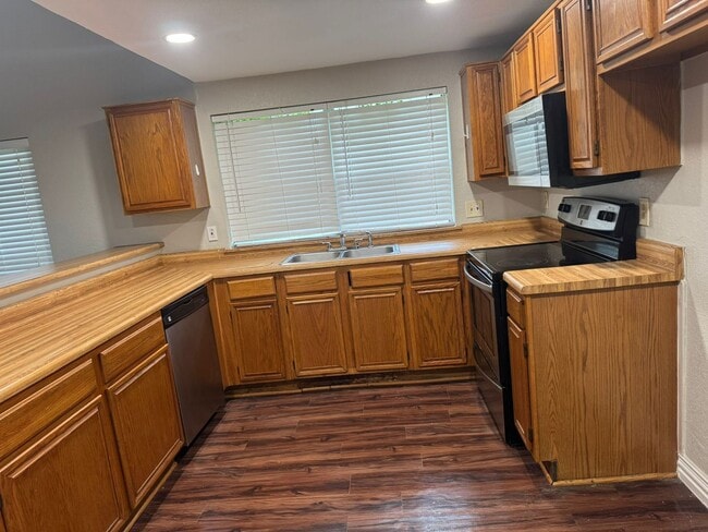 Building Photo - 7701 Calypso Dr