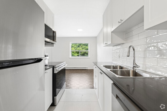 Interior Photo - 2360 Weston Road