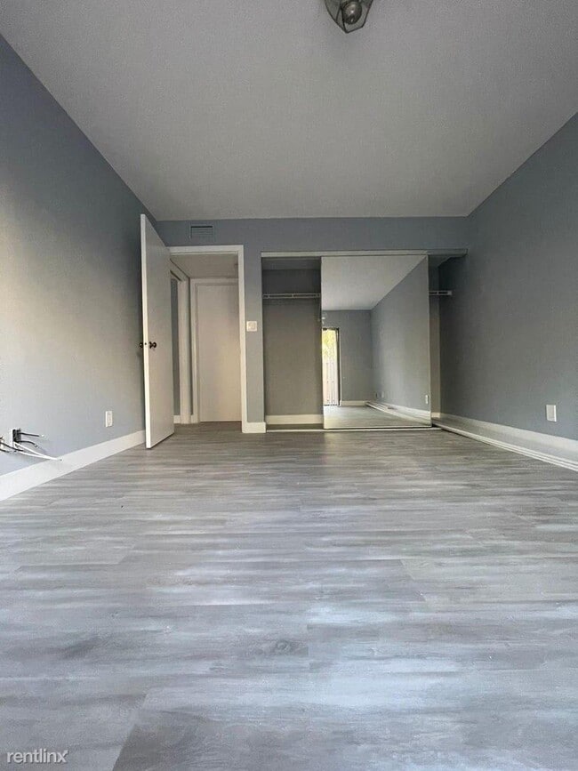 Building Photo - 2 br, 2 bath Condo - 602 Executive Center Dr