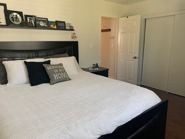 Master Bedroom - 762 E Orange Grove Blvd