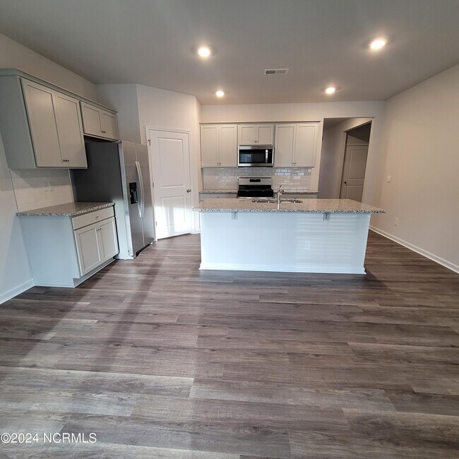Foto del edificio - 7112 Foxhollow Ln