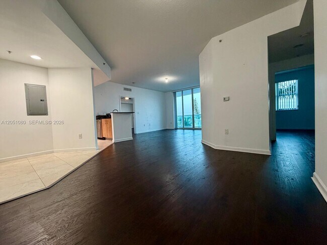 Building Photo - 7910 Harbor Island Dr
