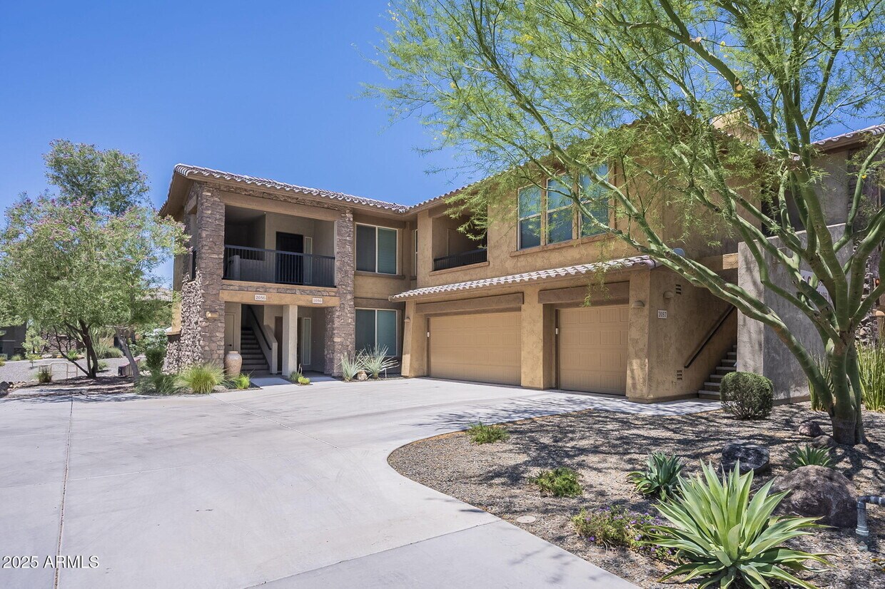 Foto principal - 2425 W Bronco Butte Trl
