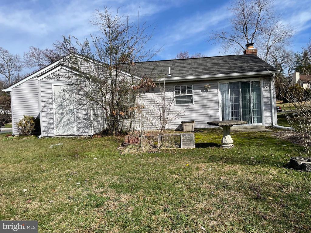 Primary Photo - 2095 Edinburgh Ct