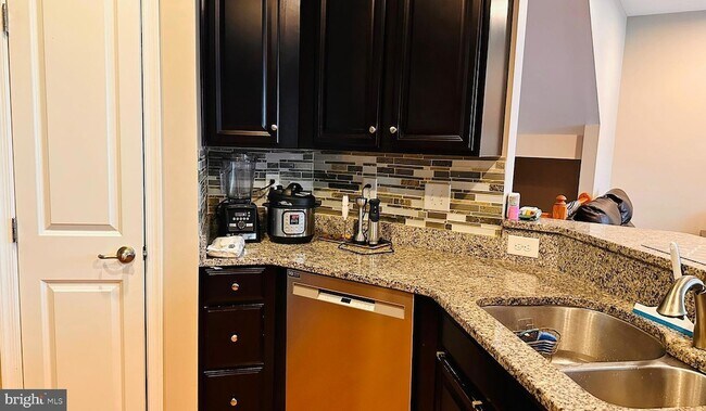 Foto del edificio - 1219 Madison Ln