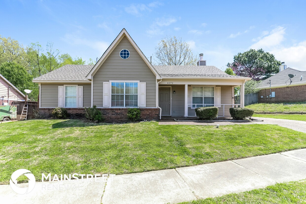 Primary Photo - 4072 Angelace Dr N