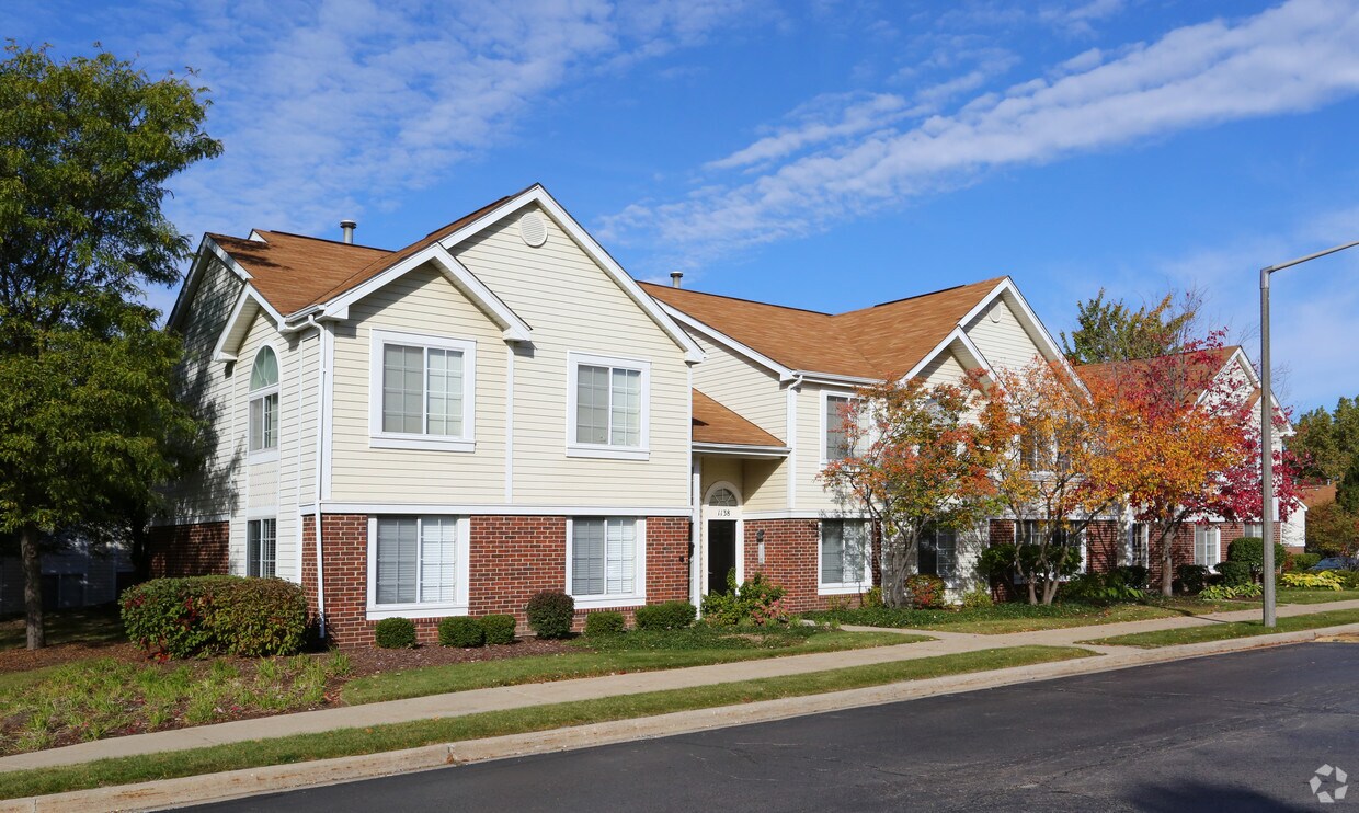 Windbrooke Crossing 1160 Windbrooke Dr Buffalo Grove, IL Apartments