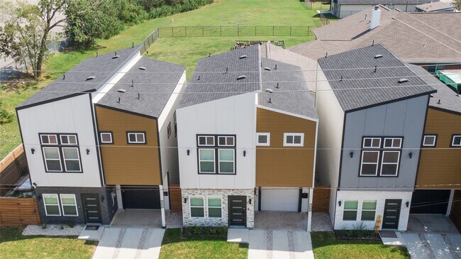 Foto del edificio - 7089 Tierwester St