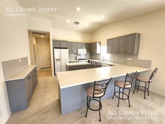 Foto del edificio - BEAUTIFUL 3 BR / 2.5 BA UNFURNISHED HOME A...
