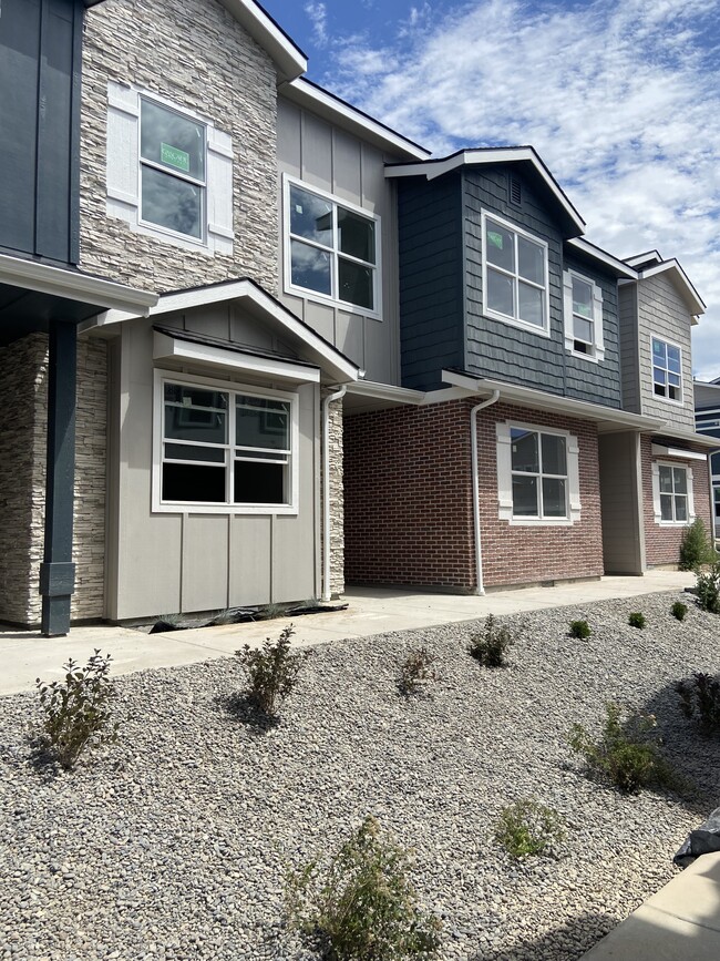 4719-stamm-ln-nampa-id-83687-townhome-rentals-in-nampa-id