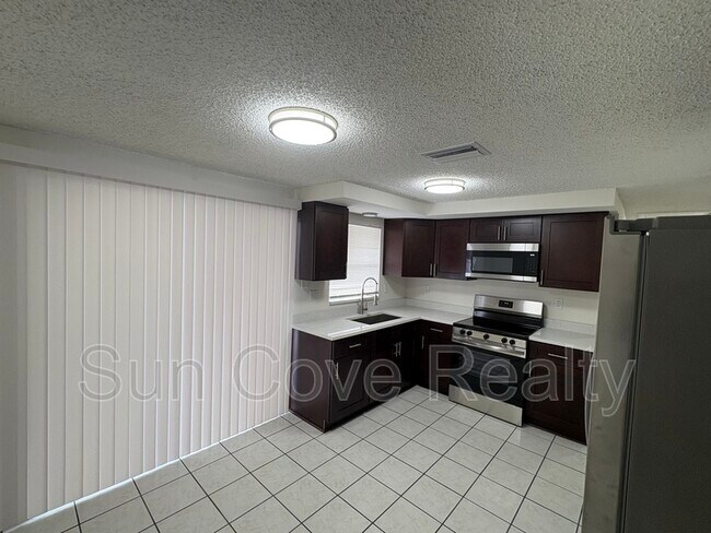 Foto del edificio - 4616 Ackerman St