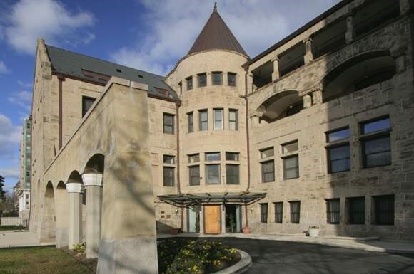 Foto principal - 2633 16th St NW