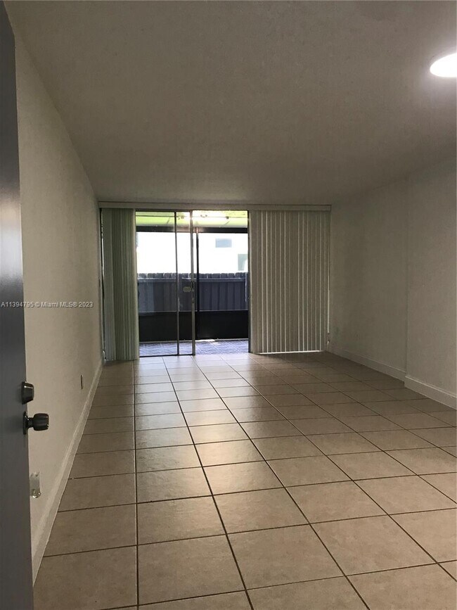 Foto del edificio - 210 Fontainebleau Blvd