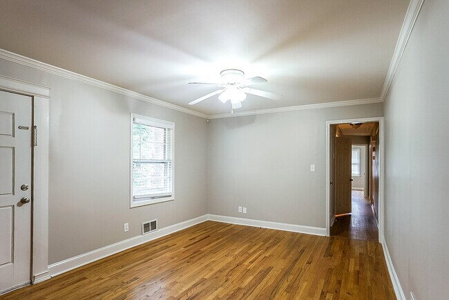 Foto del edificio - 6236 Queens Rd