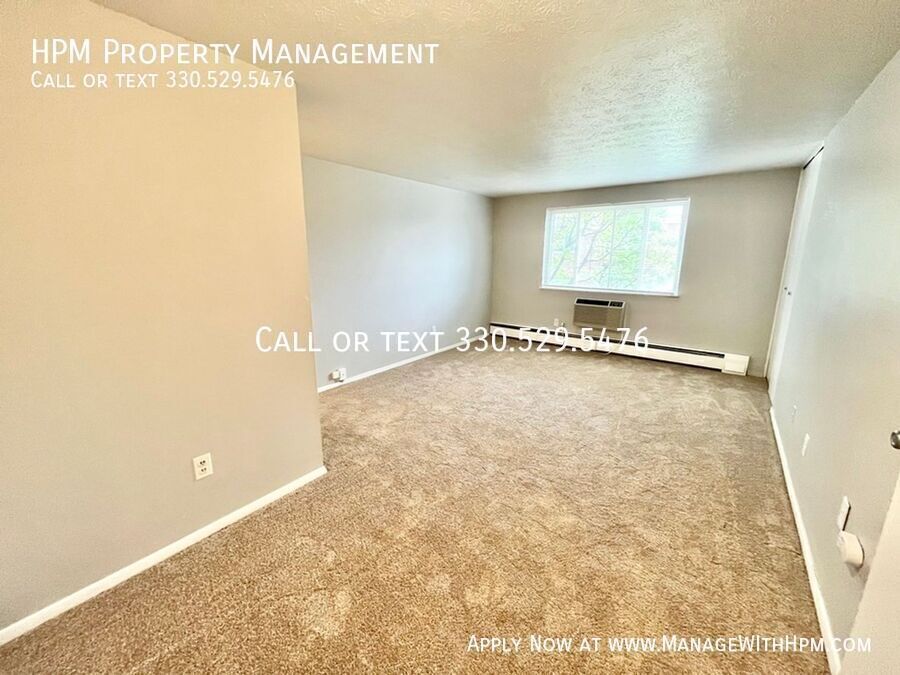 Foto del edificio - 20604 Lorain Rd