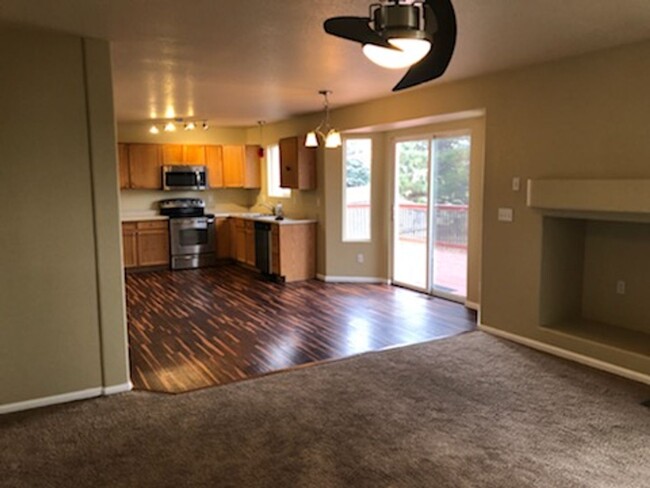 Foto del edificio - Nice, Spacious 3 Bedroom Home in Desirable...