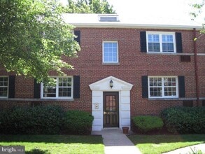 Building Photo - 4370 N Pershing Dr