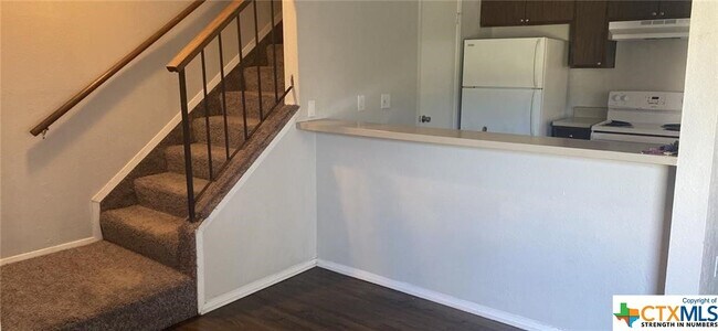 Building Photo - 4504 Hunt Cir