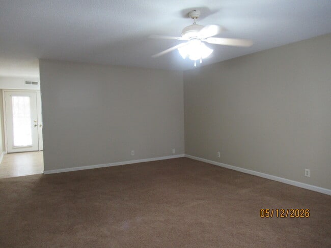 Building Photo - 170 Gertrude Dr