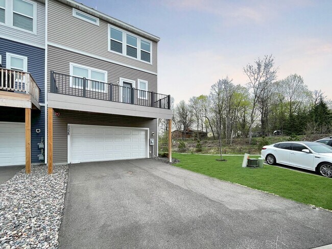 Foto del edificio - 5228 Hampton St NE