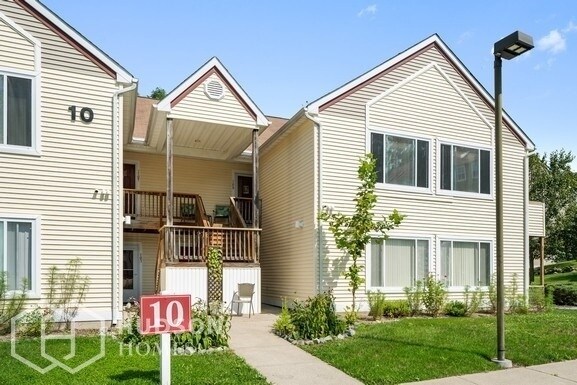 Foto principal - 104 Falcon Ridge Way N