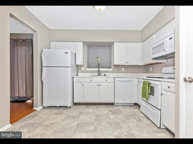 Foto del edificio - 3 Bedroom Townhome in Frederick