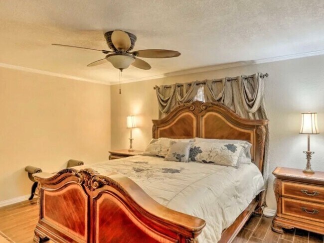 Building Photo - 3 Bedroom Single Family Home in Central Fo...