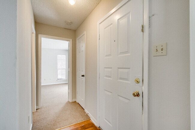 Foto del edificio - No Application Fees* $250 Off 1st Months R...