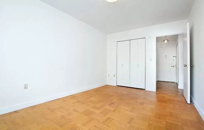 Foto del edificio - 460 W 20th St