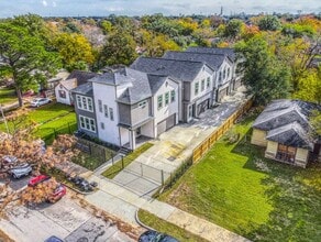 Building Photo - 4924 Winnetka St