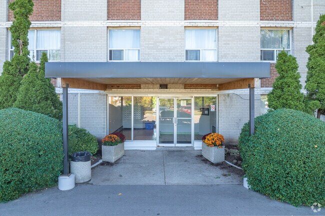 9 - Entrée - Rexlington Heights