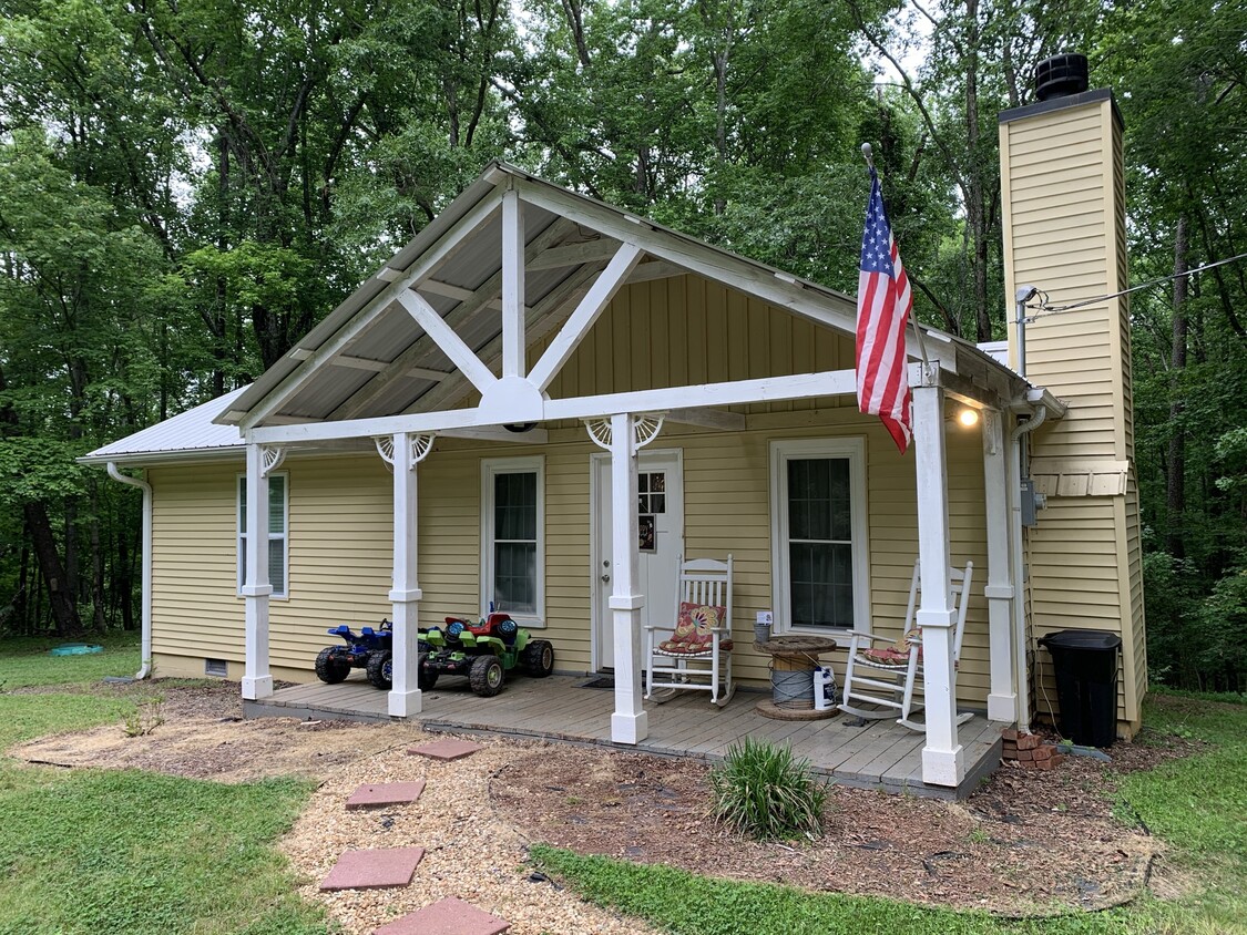 Front of House - 1329 GA-52
