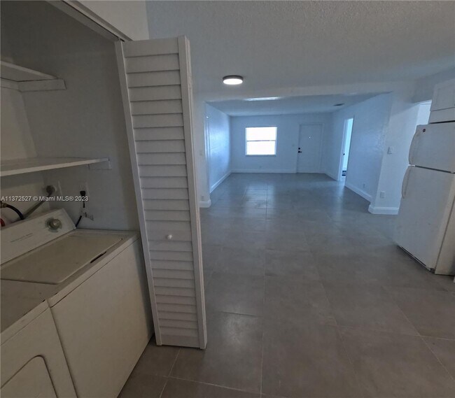 Foto del edificio - 1490 NW 22nd St