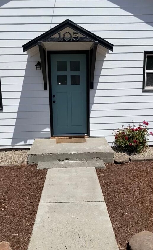 Foto principal - 105 E Darland St